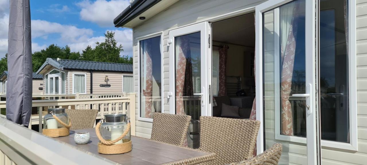Lake District Prestige Caravan, 3 Bedrooms, Sleeps 8 On Haven Holiday Park Flookburgh エクステリア 写真